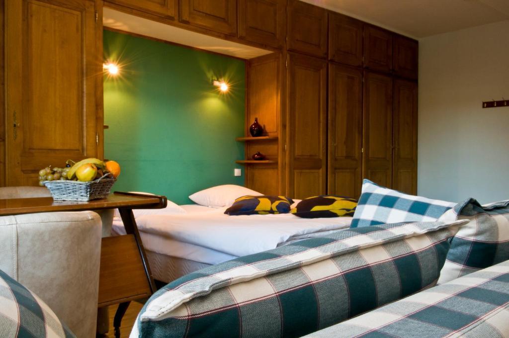 Hotel Grenier Des Grottes Han-sur-Lesse Rum bild