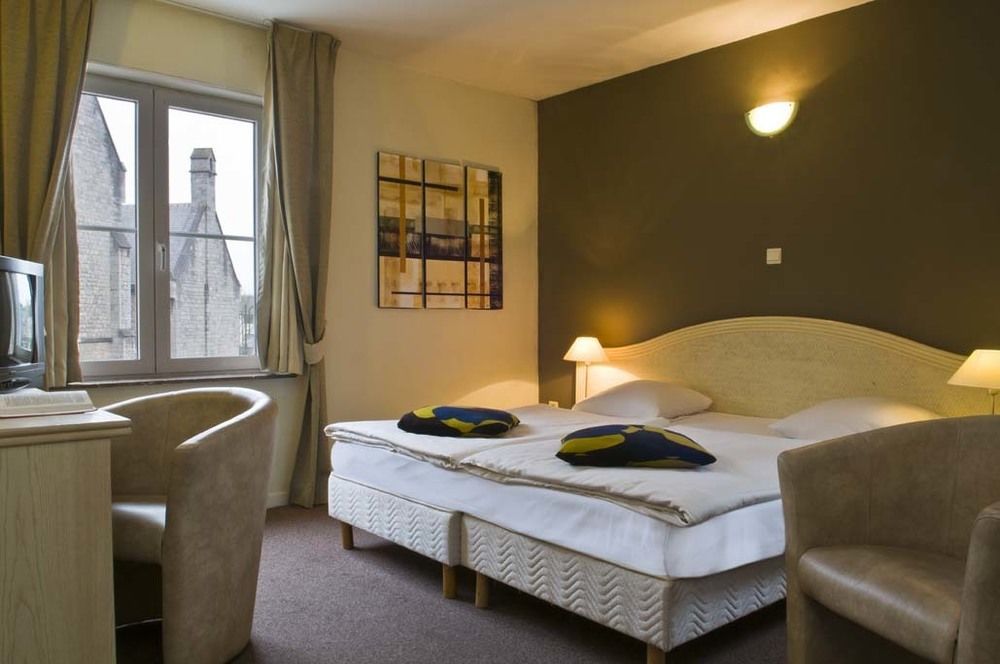 Hotel Grenier Des Grottes Han-sur-Lesse Exteriör bild