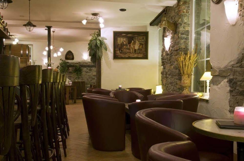 Hotel Grenier Des Grottes Han-sur-Lesse Exteriör bild
